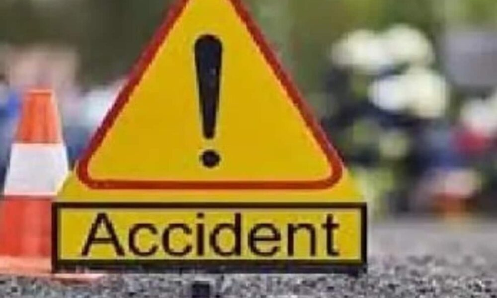 बाइकों की आमने-सामने जबरदस्त भिंड़त, दो युवक की मौके पर ही मौत, तीसरे की हालत गंभीर