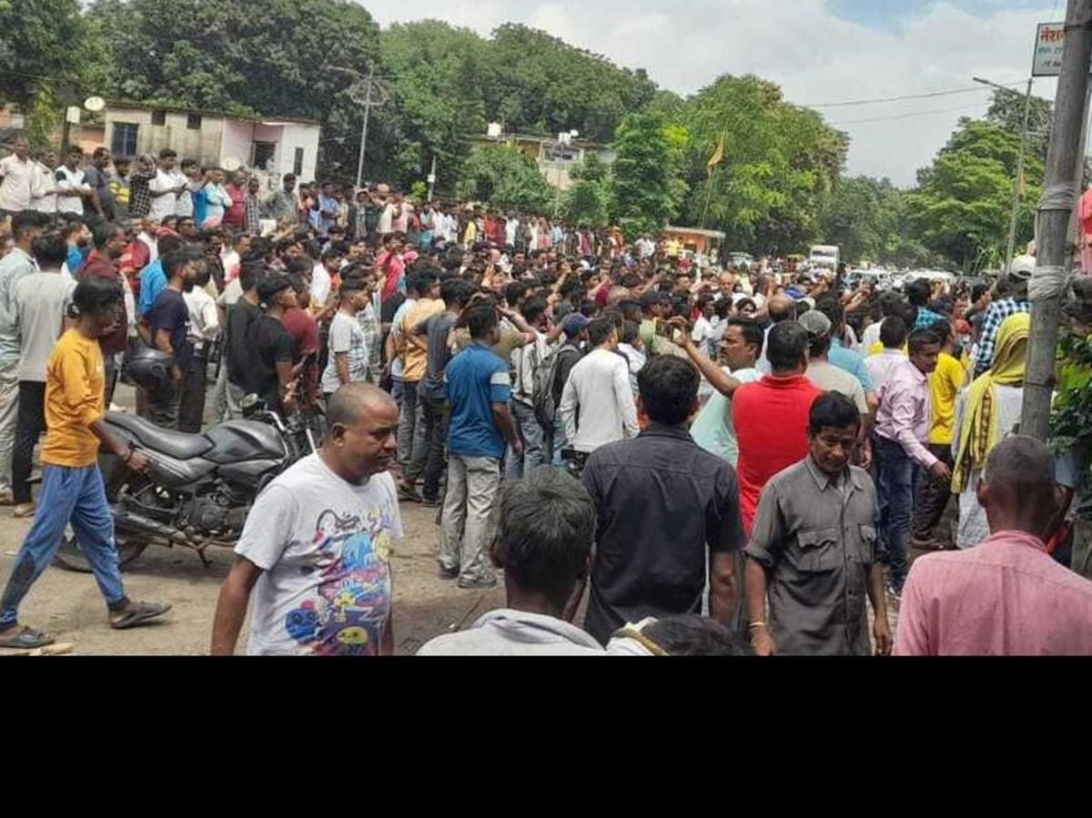 सड़क से गुजर रहे शख्स को रोकना पड़ा भारी, छत्तीसगढ़ में 53 कांग्रेसी नेताओं-कार्यकर्ताओं पर FIR