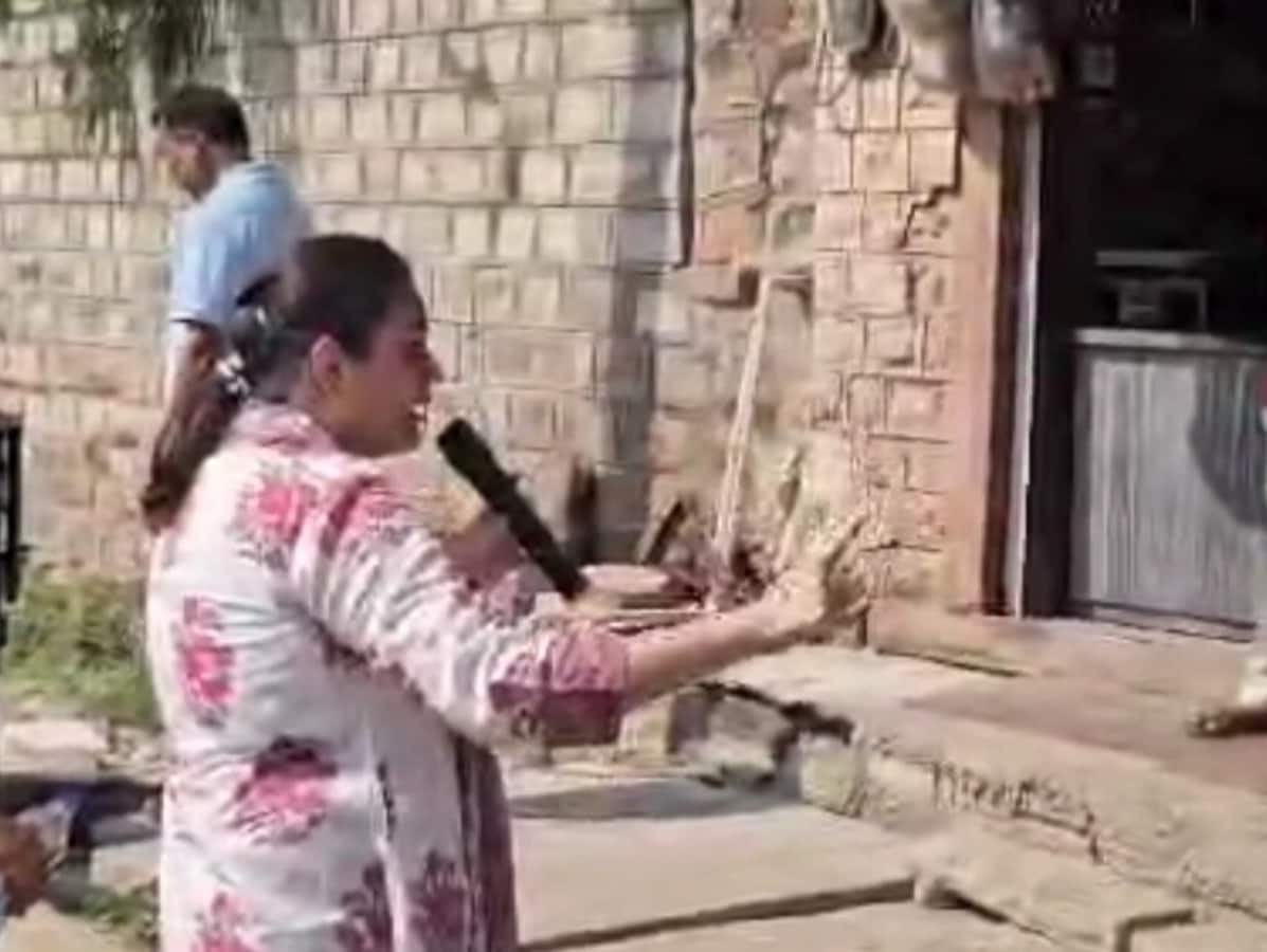 टीना डाबी ने सरकारी डॉक्टरों को पकड़ लिया रंगे हाथ, क्लीनिक छोड़ भाग छूटे; जानिए मामला टीना डाबी ने सरकारी डॉक्टरों को पकड़ लिया रंगे हाथ, क्लीनिक छोड़ भाग छूटे; जानिए मामला