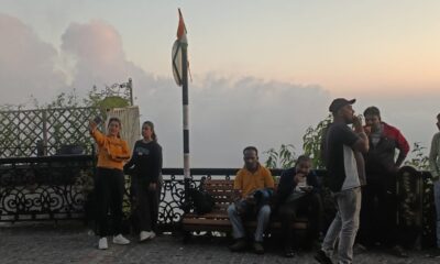 बारिश थमने पर उमस भरी गर्मी ने छुड़ाए पसीने, मसूरी में विंटरलाइन देखने को उमड़े टूरिस्ट