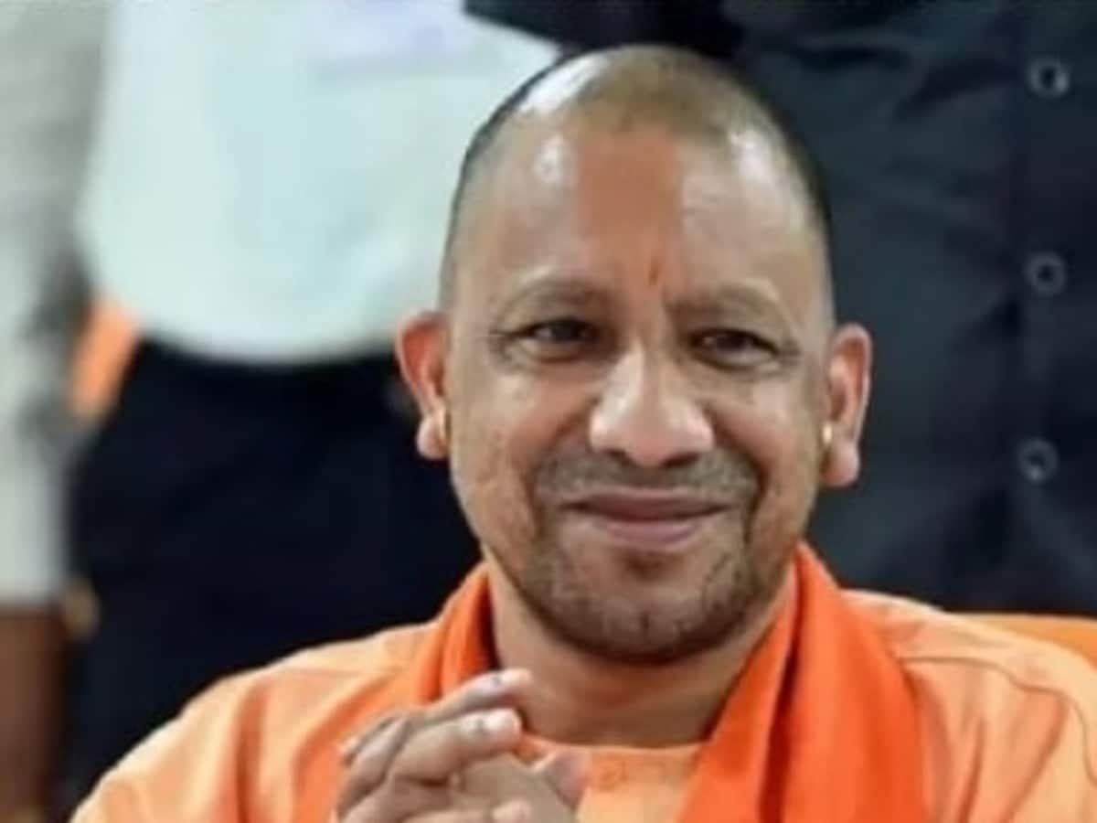 नवरात्रि पर योगी सरकार का बड़ा फैसला, 9 दिन व्रत के दौरान इन्हें मिलेगा फलाहार नवरात्रि पर योगी सरकार का बड़ा फैसला, 9 दिन व्रत के दौरान इन्हें मिलेगा फलाहार