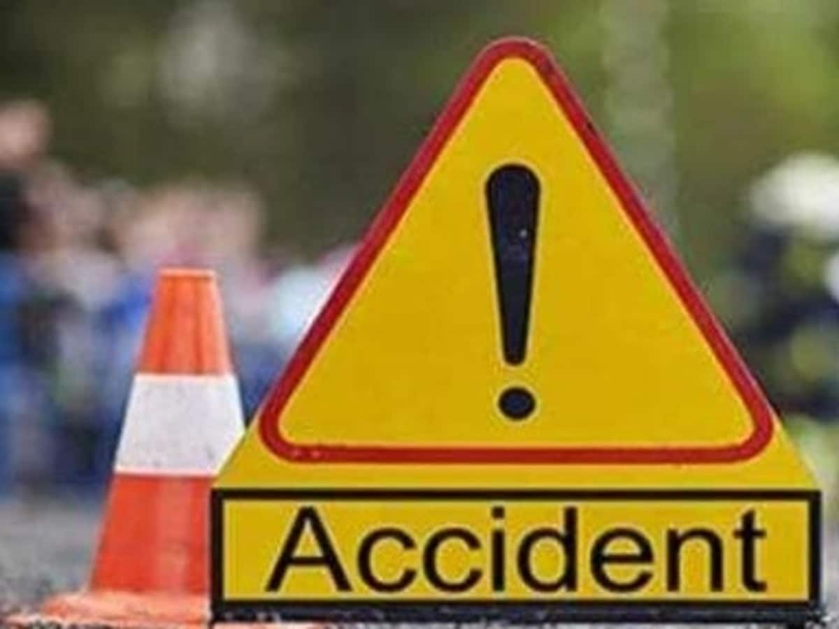 रायबरेली में सड़क हादसा, स्कार्पियो ने बाइक में मारी टक्कर, पति-पत्नी की मौत, 2 बेटियां घायल रायबरेली में सड़क हादसा, स्कार्पियो ने बाइक में मारी टक्कर, पति-पत्नी की मौत, 2 बेटियां घायल