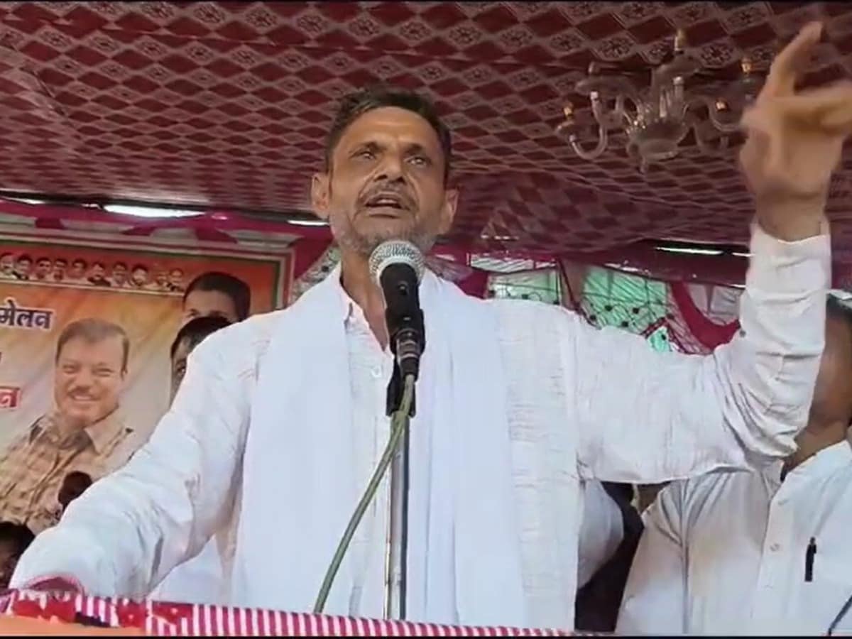कांग्रेस हारी तो काला कराऊंगा मुंह, एमपी में उपचुनाव पर कांग्रेस विधायक का मंच से ऐलान कांग्रेस हारी तो काला कराऊंगा मुंह, एमपी में उपचुनाव पर कांग्रेस विधायक का मंच से ऐलान