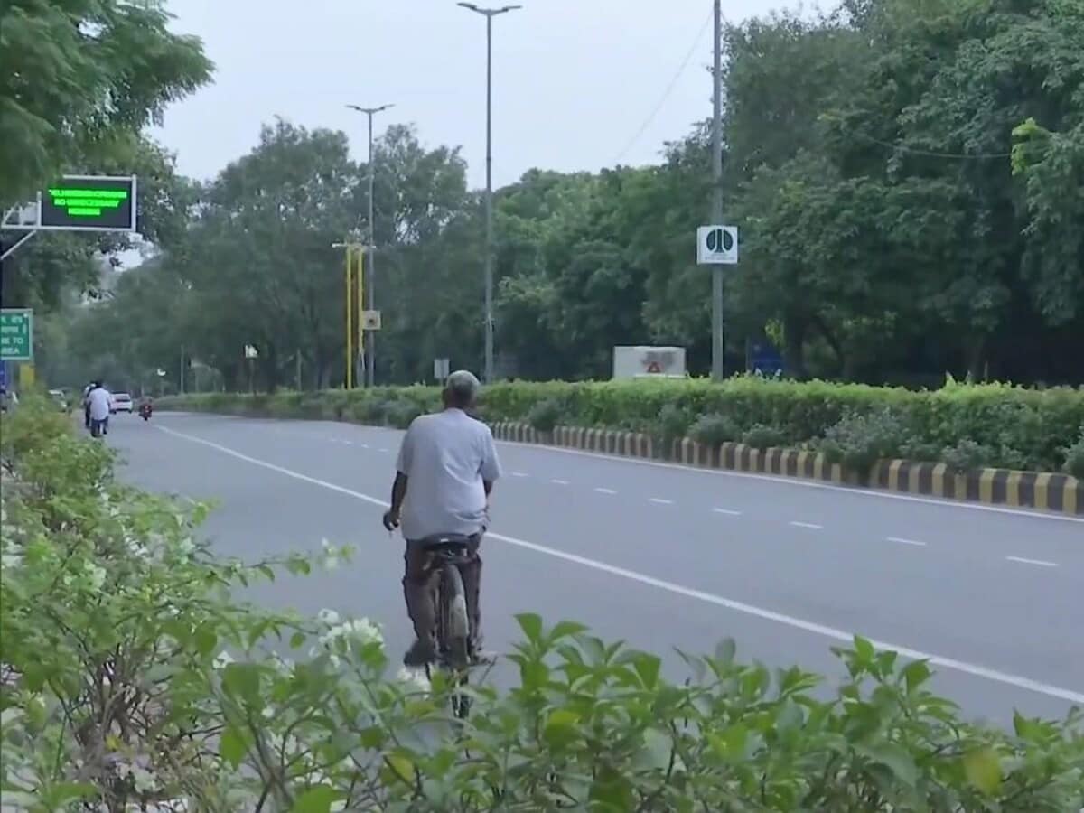 दिल्ली से हुई मॉनसून की विदाई, जानिए इस साल सामान्य के मुकाबले कितना ज्यादा बरसा पानी? दिल्ली से हुई मॉनसून की विदाई, जानिए इस साल सामान्य के मुकाबले कितना ज्यादा बरसा पानी?