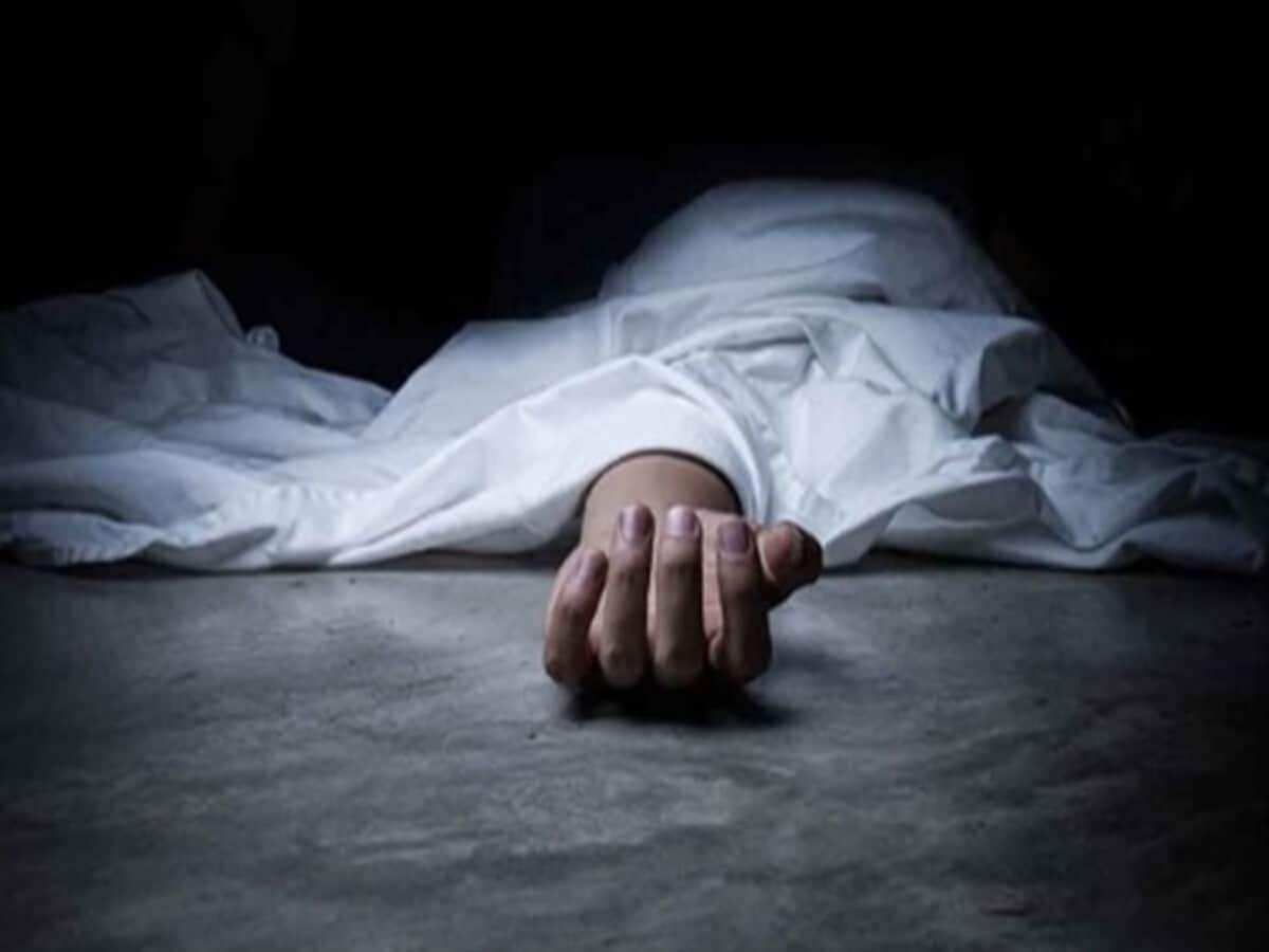 पंजाब के मोगा में हाईटेंशन तारों के संपर्क में आई बस, दो की मौत, 7 घायल पंजाब के मोगा में हाईटेंशन तारों के संपर्क में आई बस, दो की मौत, 7 घायल