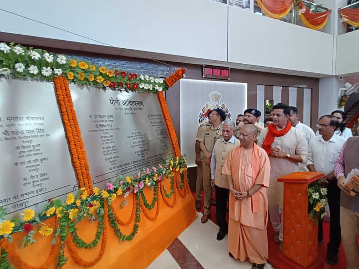 यूपी में मॉडल की तरह तैयार हुए गोरखनाथ थाने के निर्माण में भ्रष्टाचार, टंकी फटी, लिफ्ट भी खराब यूपी में मॉडल की तरह तैयार हुए गोरखनाथ थाने के निर्माण में भ्रष्टाचार, टंकी फटी, लिफ्ट भी खराब