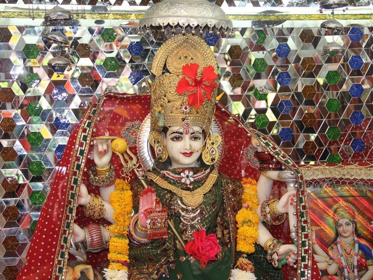 नवरात्र के पहले दिन श्रद्धालुओं की उमड़ी भीड़, राजस्थान न्यूज़ नवरात्र के पहले दिन श्रद्धालुओं की उमड़ी भीड़, राजस्थान न्यूज़