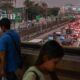 दिल्ली में सांस लेना भी हुआ मुश्किल; 300 के पार पहुंचा AQI