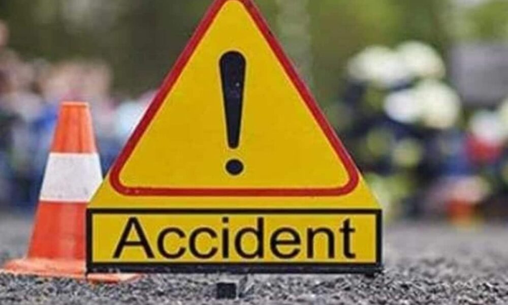 उत्तराखंड में फिर हुआ दर्दनाक सड़क हादसा, पौड़ी में पिकअप के खाई में गिरने से 3 की मौत; 4 घायल