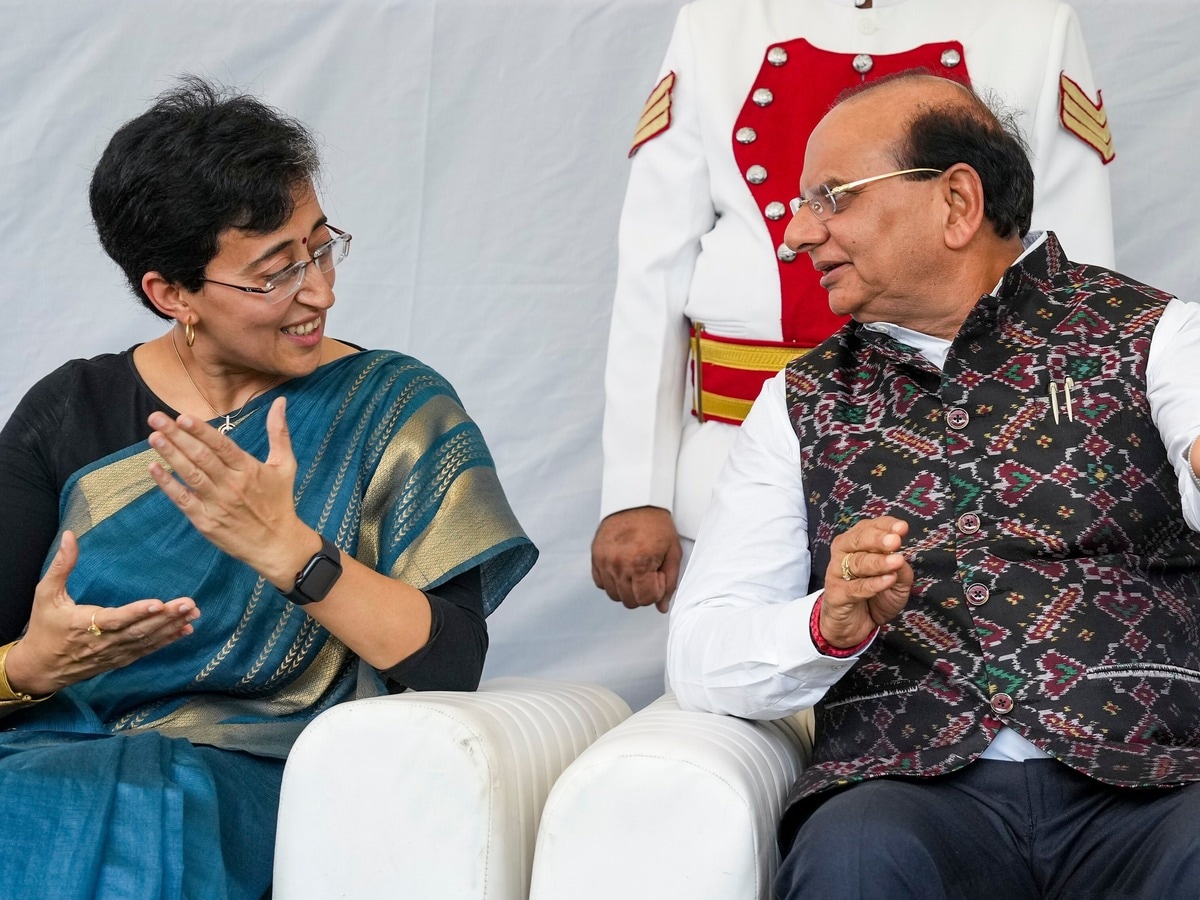 विधानसभा में रखें CAG की पेंडिंग पड़ी 12 रिपोर्ट, दिल्ली के प्रमुख लेखा अधिकारी ने CM आतिशी से कहा