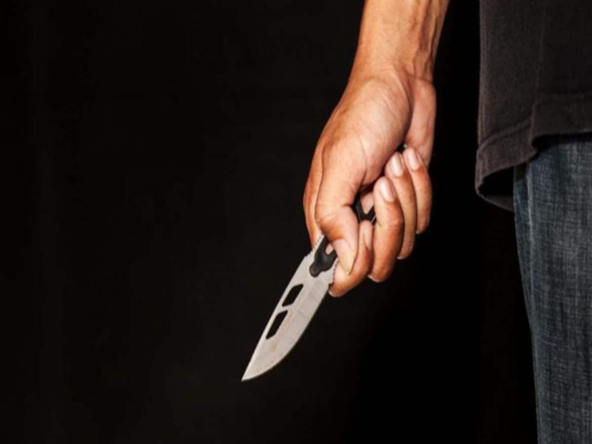 युवक का बहन के साथ था अवैध संबंध, 4 ने चाकुओं से काट डाला; 3 गिरफ्तार युवक का बहन के साथ था अवैध संबंध, 4 ने चाकुओं से काट डाला; 3 गिरफ्तार