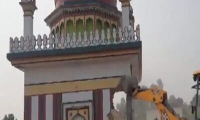 अवैध मजार पर बुलडोजर ऐक्शन, हरिद्वार में पुनर्वास विभाग की जमीन में अतिक्रमण का धवस्तीकरण