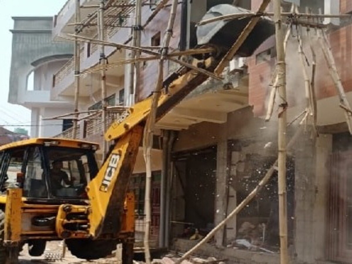 रिस्पना के फ्लड जोन में अतिक्रमण के खिलाफ बुलडाेजर ऐक्शन की लटकी तलवार, देहरादून में यह इलाके हैं शामिल रिस्पना के फ्लड जोन में अतिक्रमण के खिलाफ बुलडाेजर ऐक्शन की लटकी तलवार, देहरादून में यह इलाके हैं शामिल
