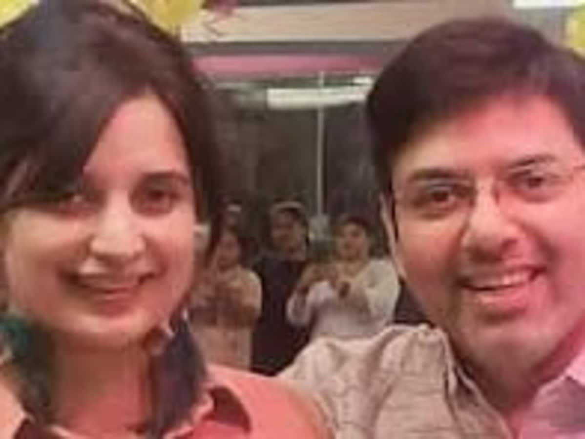 इजरायल की मशीन से 25 साल का जवान बना देंगे; कानपुर में बंटी-बबली ने 35 करोड़ ठगे इजरायल की मशीन से 25 साल का जवान बना देंगे; कानपुर में बंटी-बबली ने 35 करोड़ ठगे