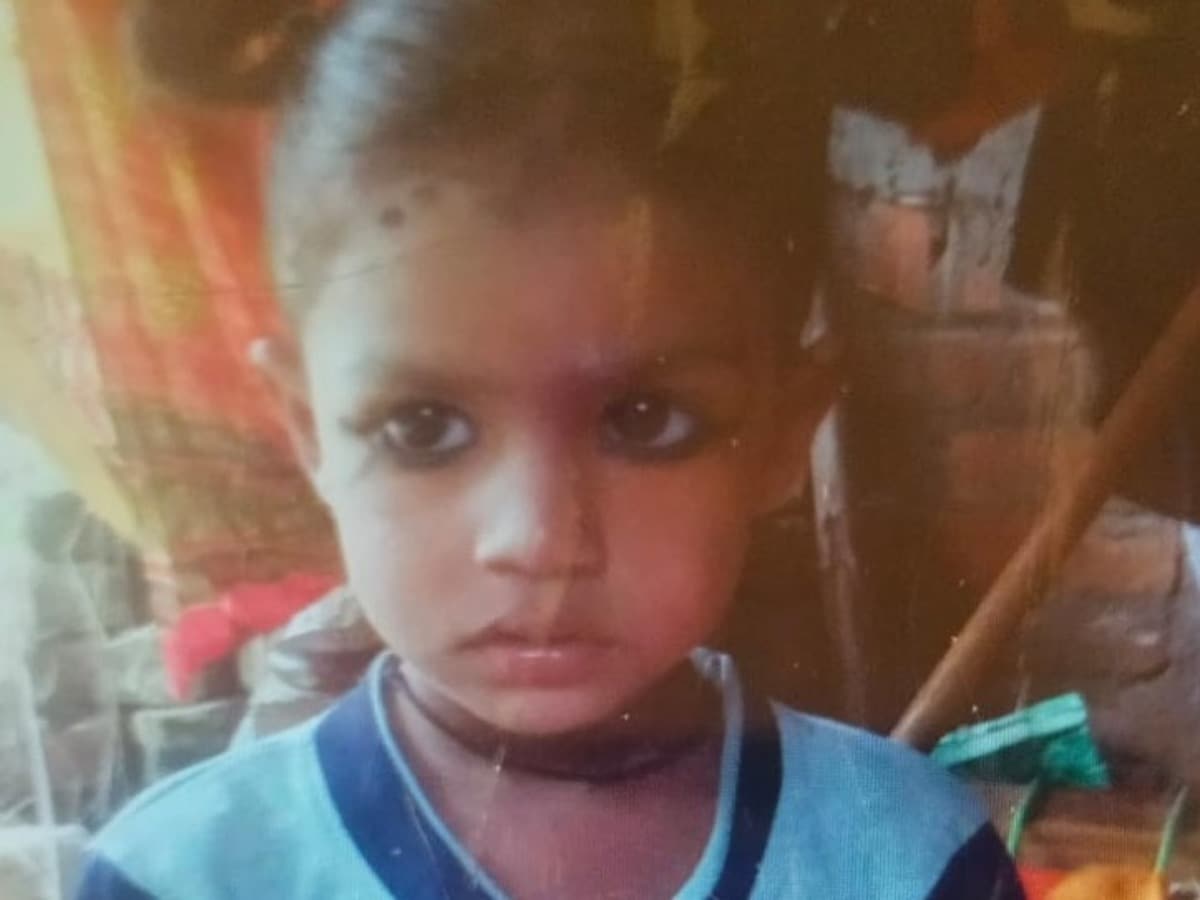 चाचा ने 3 साल के भतीजे की गला दबाकर की हत्या, शव नाले में फेंक दिया चाचा ने 3 साल के भतीजे की गला दबाकर की हत्या, शव नाले में फेंक दिया