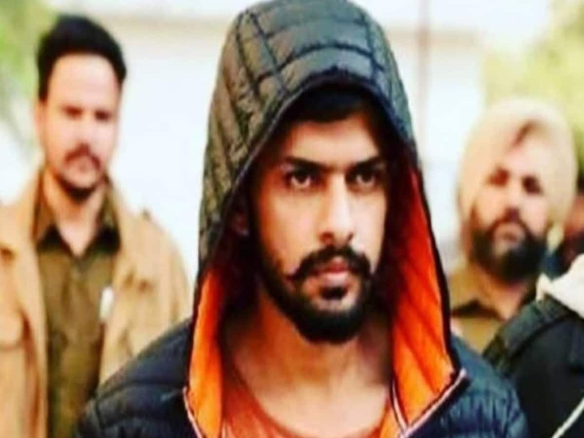 Punjab Haryana High Court hard line on Punjab officers who provided gangster lawrence bishnoi state guest facility जिसने दिया था लॉरेंस बिश्नोई को स्टेट गेस्ट जैसा सम्मान, उस पर सख्त ऐक्शन ले सरकार: HC, पंजाब न्यूज़