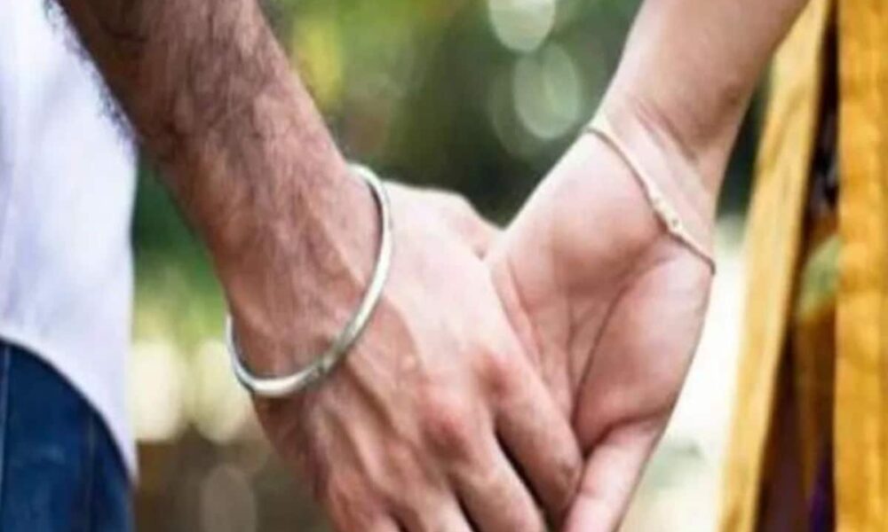 मुझे खूबसूरत बच्चा चाहिए; पति को छोड़ देवर से शारीरिक संबंध बनाने लगी पत्नी, सास ने रोका तो…