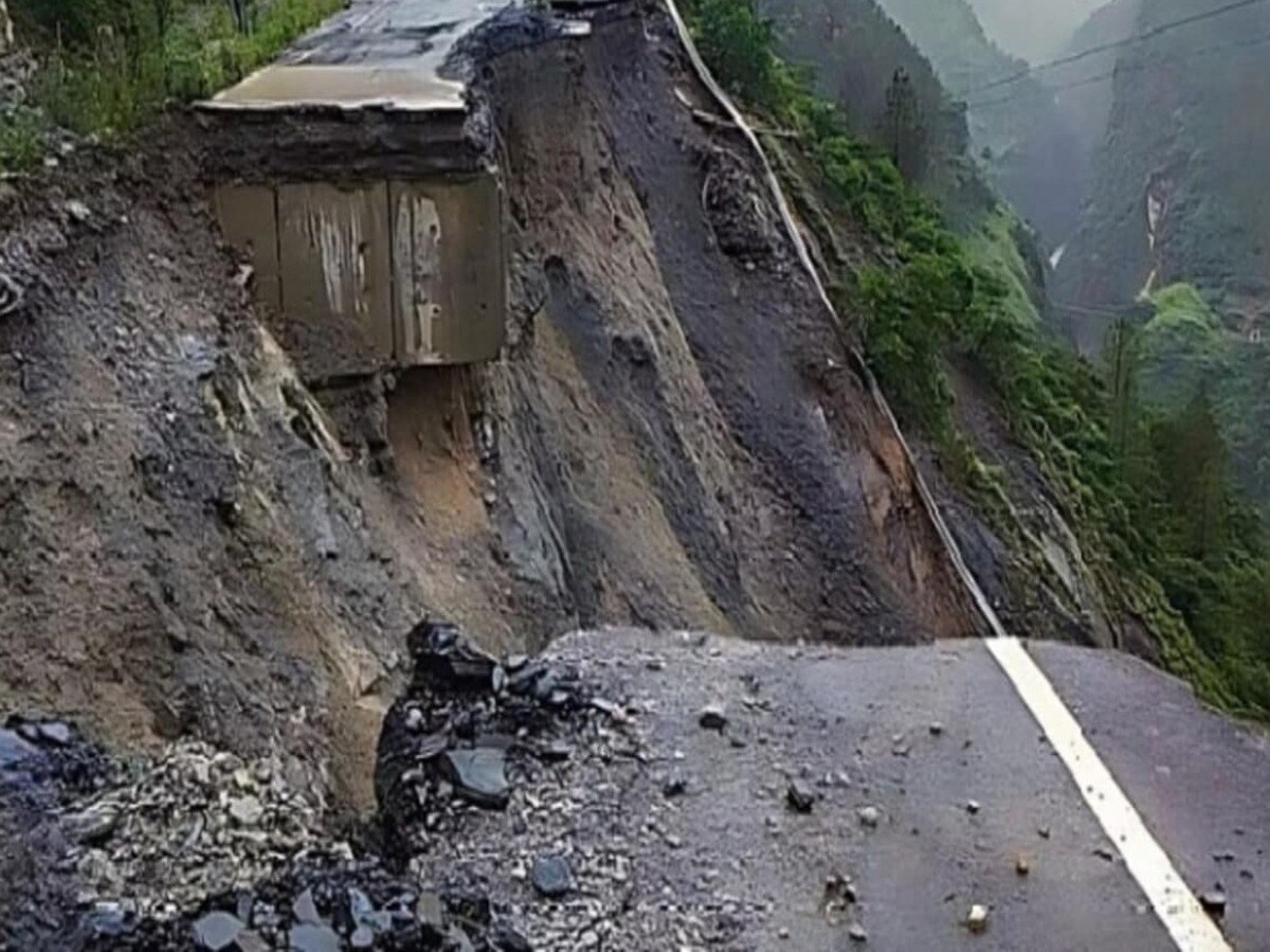 अल्मोड़ा-हल्द्वानी नेशनल हाईवे पर ट्रैफिक रहेगा बंद, 21 अक्तूबर तक जारी रहेगी पाबंदी और क्या वजह? अल्मोड़ा-हल्द्वानी नेशनल हाईवे पर ट्रैफिक रहेगा बंद, 21 अक्तूबर तक जारी रहेगी पाबंदी और क्या वजह?