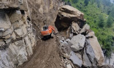 1365 करोड़ खर्च के बाद भी 24 घंटे नहीं खुली पिथौरागढ़-टनकपुर एनएच ऑलवेदर रोड, 2 दिन में पहुंच रहे अपने घर
