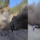 भारत-चीन बॉर्डर पर भरभराकर गिरा पहाड़, VIDEO में देखें कैसे मजदूरों ने भागकर बचाई जान