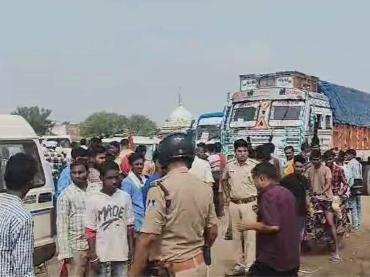 MP में दिखा तेज रफ्तार का कहर, SUV ने मारी बाइक को जोरदार टक्कर; दादा-दादी समेत 3 साल के मासूम की मौत MP में दिखा तेज रफ्तार का कहर, SUV ने मारी बाइक को जोरदार टक्कर; दादा-दादी समेत 3 साल के मासूम की मौत