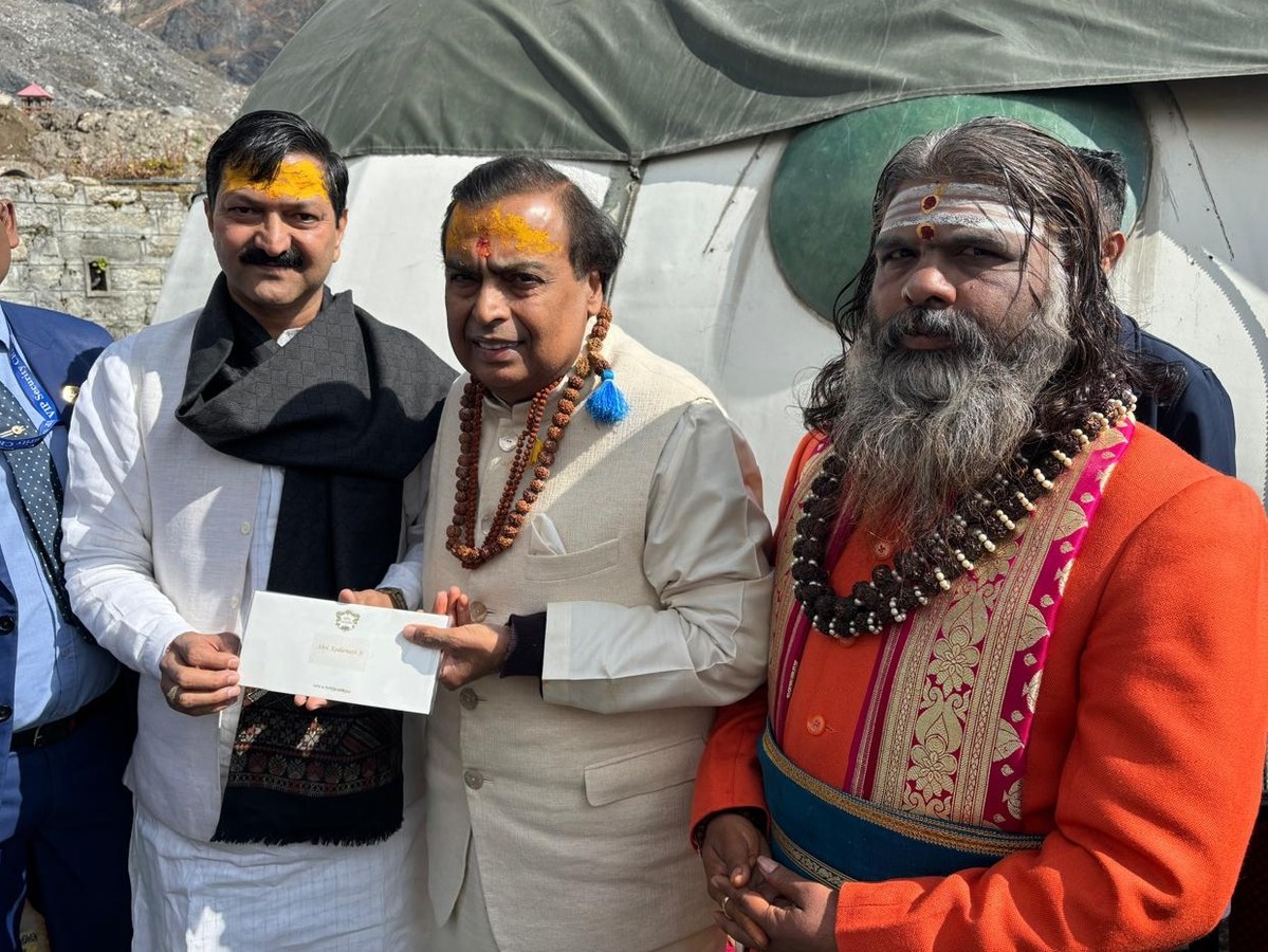 उद्योगपति मुकेश अंबानी ने बाबा ‘केदार’ के किए दर्शन, बदरीनाथ-केदारनाथ धाम के लिए दिए 5 करोड़ उद्योगपति मुकेश अंबानी ने बाबा ‘केदार’ के किए दर्शन, बदरीनाथ-केदारनाथ धाम के लिए दिए 5 करोड़