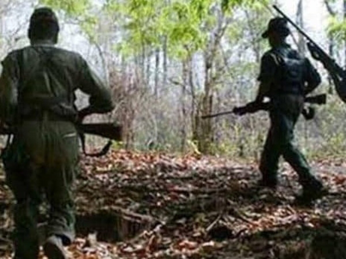 छत्तीसगढ़ के दंतेवाड़ा में मुठभेड़, कई नक्सलियों के मारे जाने की खबर, सर्च ऑपरेशन जारी छत्तीसगढ़ के दंतेवाड़ा में मुठभेड़, कई नक्सलियों के मारे जाने की खबर, सर्च ऑपरेशन जारी