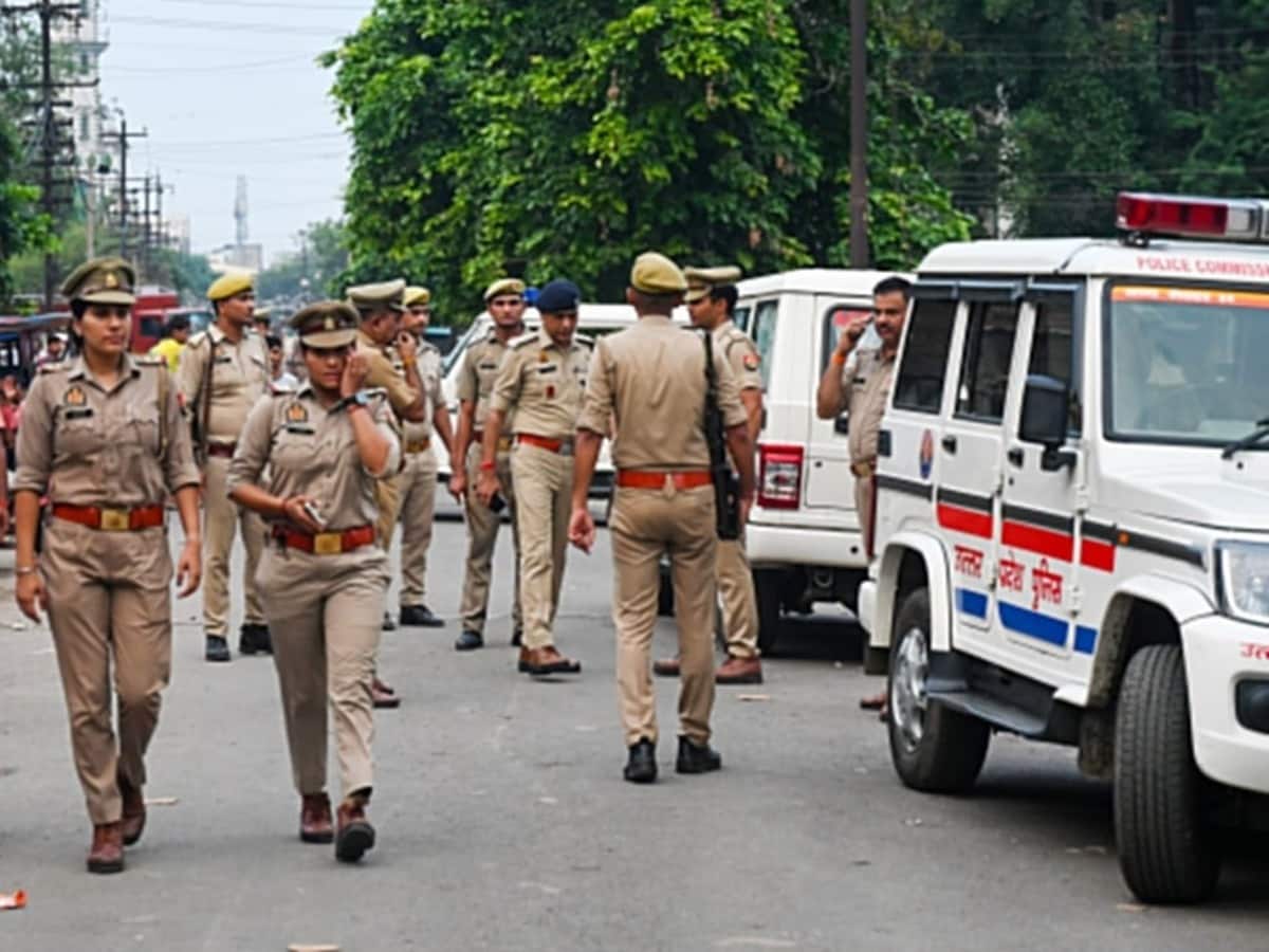 नोएडा में भी जमावड़े पर रोक, पुलिस अधिकारियों को तैनाती बढ़ाने के निर्देश, क्या पाबंदियां? नोएडा में भी जमावड़े पर रोक, पुलिस अधिकारियों को तैनाती बढ़ाने के निर्देश, क्या पाबंदियां?