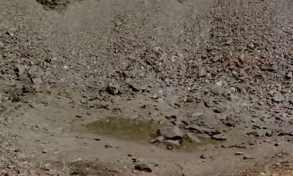रहस्यों से भरी उत्तराखंड की ‘रूपकुंड’ झील में पहली बार दिखा पत्थर-मलबा, 8वीं सदी की हैं मानव अस्थियां