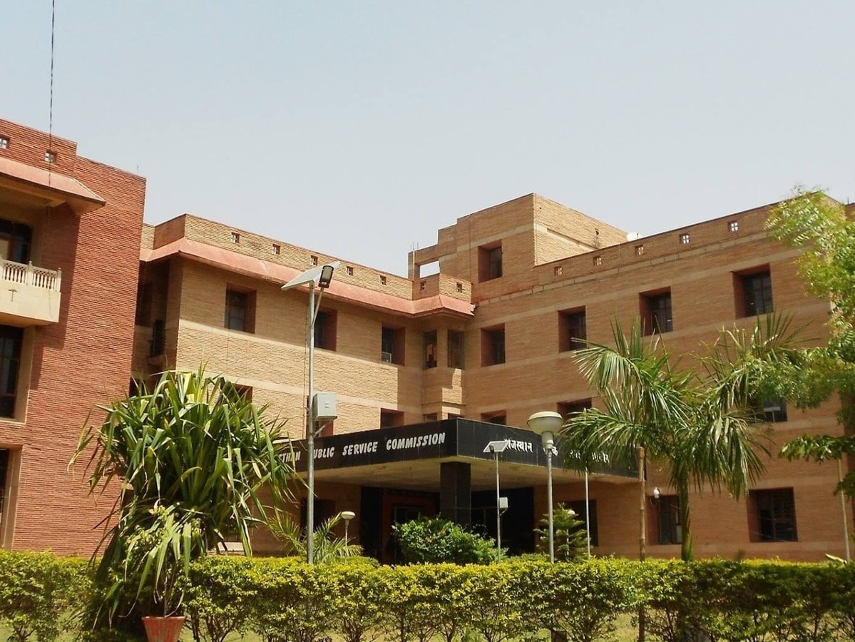 अब परीक्षा केंद्र पर बायोमेट्रिक वेरिफिकेशन के बाद ही मिलेगी एंट्री, जानिए वजह, राजस्थान न्यूज़ अब परीक्षा केंद्र पर बायोमेट्रिक वेरिफिकेशन के बाद ही मिलेगी एंट्री, जानिए वजह, राजस्थान न्यूज़