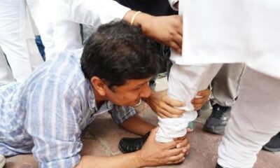 दिल्ली में BJP नेता विजेंद्र गुप्ता के पैर पकड़ने वाले सौरभ भारद्वाज पर FIR, क्या वजह