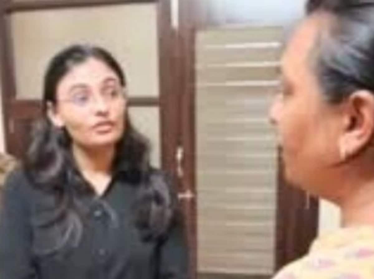 लेक्चरर वर्षा बिश्नोई गिरफ्तार, 25 हजार का इनाम था, होंगे बड़े खुलासे, राजस्थान न्यूज़ लेक्चरर वर्षा बिश्नोई गिरफ्तार, 25 हजार का इनाम था, होंगे बड़े खुलासे, राजस्थान न्यूज़