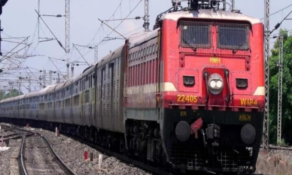 दिवाली पर इन रूटों पर चलेंगी स्पेशल ट्रेनें, UP-दिल्ली, बिहार जाने वाले यात्रियों को फायदा