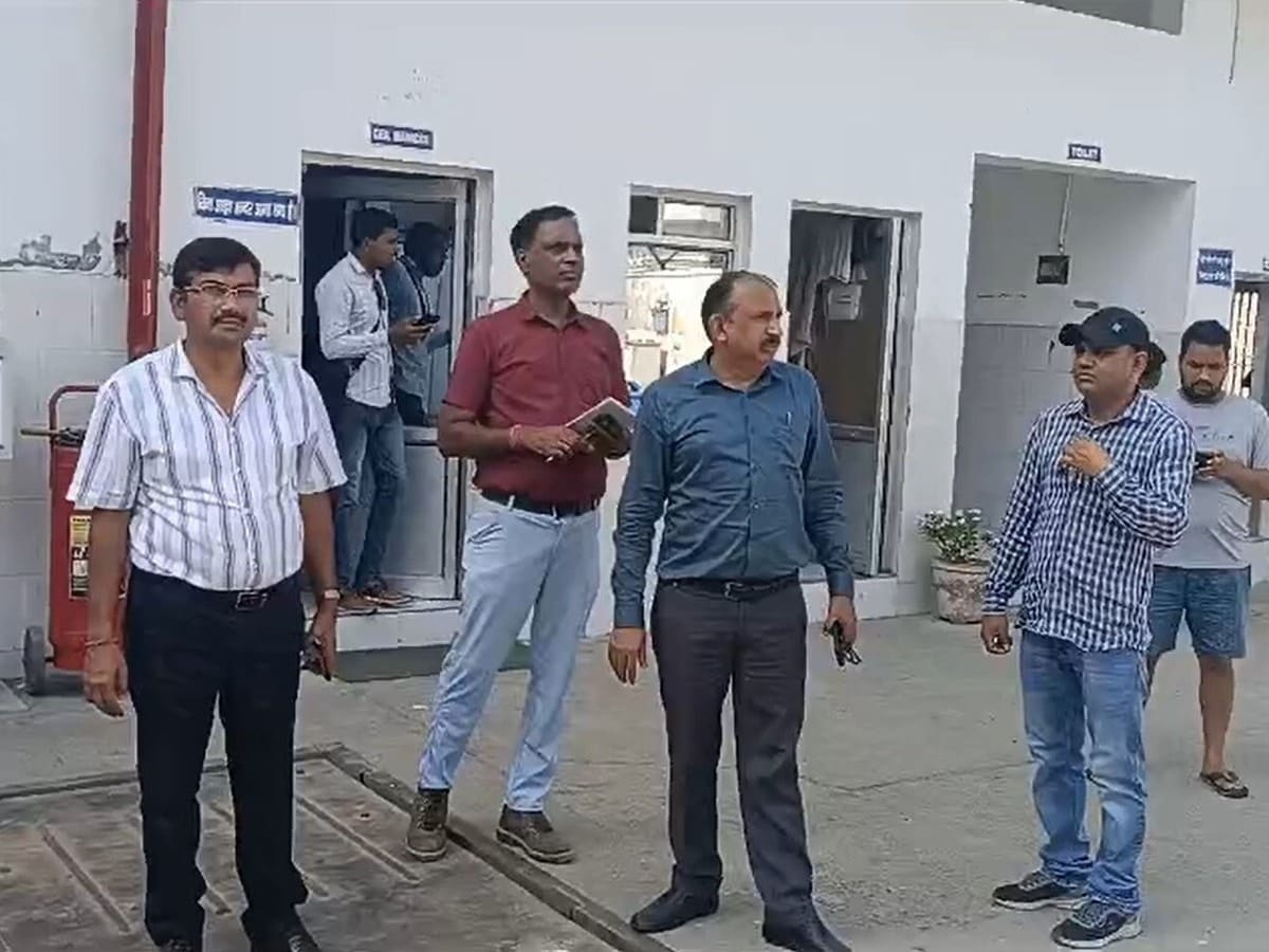 तिरुपति मंदिर में घी सप्लाई करने वाली उत्तराखंड की फर्म पर छापा, मौके पर बंद मिला काम तिरुपति मंदिर में घी सप्लाई करने वाली उत्तराखंड की फर्म पर छापा, मौके पर बंद मिला काम