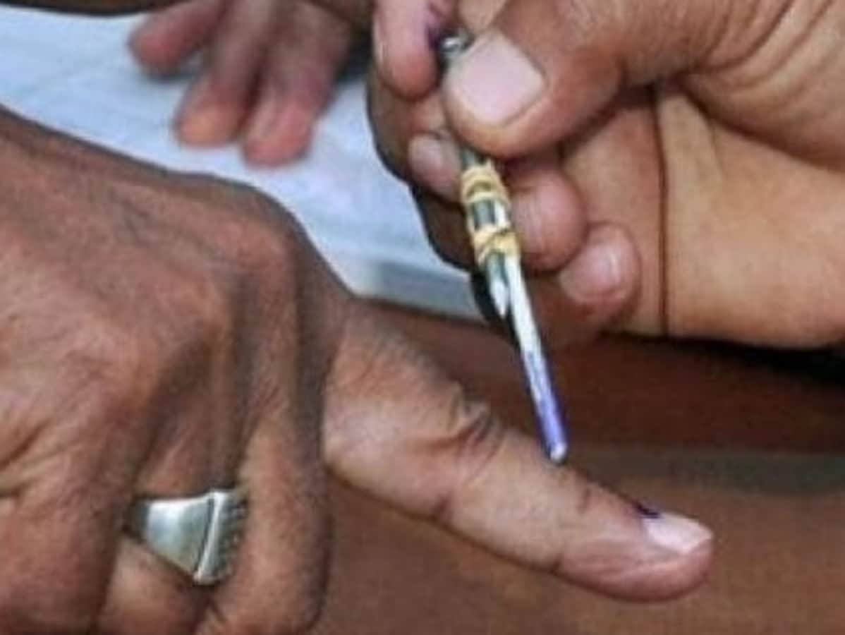 90 हजार मतदाता चुनेंगे नया विधायक, केदारनाथ उपचुनाव में 2 दिन पहले इन बूथों के लिए रवाना होंगी पोलिंग पार्टियां 90 हजार मतदाता चुनेंगे नया विधायक, केदारनाथ उपचुनाव में 2 दिन पहले इन बूथों के लिए रवाना होंगी पोलिंग पार्टियां