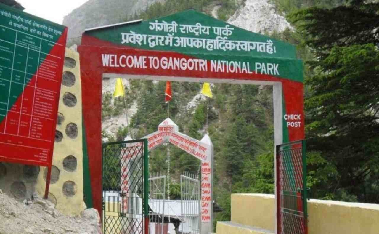 30 हजार से अधिक पर्यटकों ने किया गंगोत्री नेशनल पार्क का दीदार , शीतकाल के लिए हुए गेट बंद…. 30 हजार से अधिक पर्यटकों ने किया गंगोत्री नेशनल पार्क का दीदार , शीतकाल के लिए हुए गेट बंद….