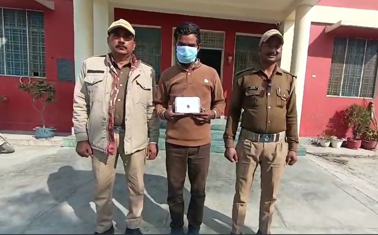 बंद घर में चोरी की घटना का दून पुलिस ने किया खुलासा, शातिर चोर गिरफ्तार। बंद घर में चोरी की घटना का दून पुलिस ने किया खुलासा, शातिर चोर गिरफ्तार।