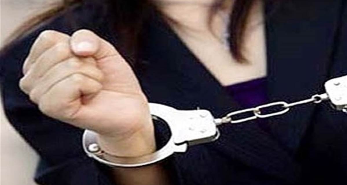 मध्य प्रदेश के जबलपुर में डबल मर्डर करने वाली किशोरी हरिद्वार से गिरफ्तार, बॉयफ्रेंड फरार। मध्य प्रदेश के जबलपुर में डबल मर्डर करने वाली किशोरी हरिद्वार से गिरफ्तार, बॉयफ्रेंड फरार।
