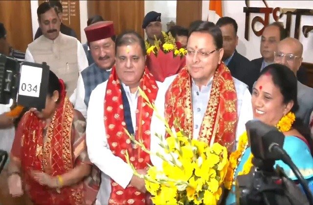 केदारनाथ विधायक आशा नौटियाल ने विधानसभा में ली शपथ , मुख्यमंत्री धामी ने दी बधाई….