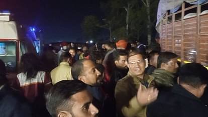 ऋषिकेश में दर्दनाक हादसा, यूकेडी नेता त्रिवेंद्र पंवार समेत दो की मौत। ऋषिकेश में दर्दनाक हादसा, यूकेडी नेता त्रिवेंद्र पंवार समेत दो की मौत।
