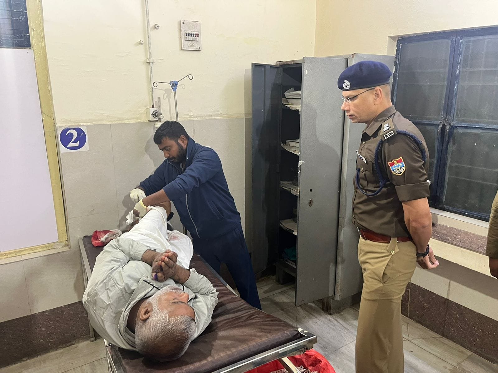 किच्छा में गौ तस्करी की कोशिश नाकाम, पुलिस की जवाबी फायरिंग में तस्कर घायल। किच्छा में गौ तस्करी की कोशिश नाकाम, पुलिस की जवाबी फायरिंग में तस्कर घायल।
