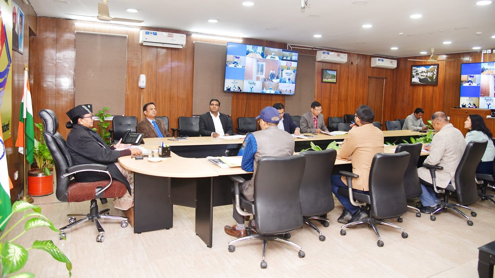 सशक्त भू-कानून पर मुख्य सचिव राधा रतूड़ी ने जिलाधिकारियों के साथ की बैठक, रिपोर्ट भेजने के दिए निर्देश। सशक्त भू-कानून पर मुख्य सचिव राधा रतूड़ी ने जिलाधिकारियों के साथ की बैठक, रिपोर्ट भेजने के दिए निर्देश।