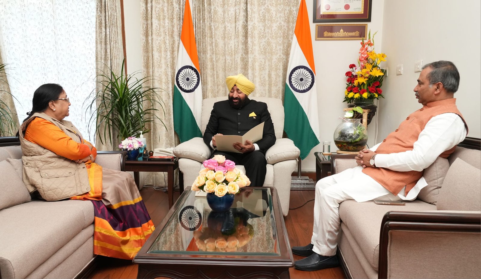 बेबी रानी मौर्य ने राज्यपाल गुरमीत सिंह से की मुलाकात, महाकुंभ-2025 में किया आमंत्रित। बेबी रानी मौर्य ने राज्यपाल गुरमीत सिंह से की मुलाकात, महाकुंभ-2025 में किया आमंत्रित।
