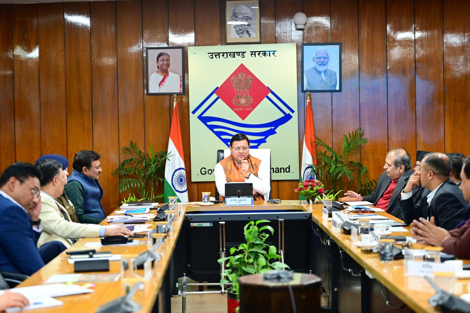 मुख्यमंत्री पुष्कर सिंह धामी ने की शीतकालीन और चारधाम यात्रा की तैयारियों की समीक्षा, दिए ये अहम निर्देश। मुख्यमंत्री पुष्कर सिंह धामी ने की शीतकालीन और चारधाम यात्रा की तैयारियों की समीक्षा, दिए ये अहम निर्देश।