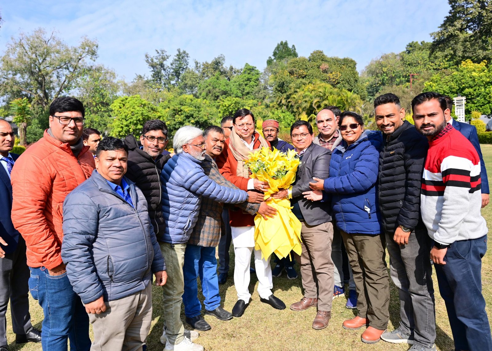 मुख्यमंत्री पुष्कर सिंह धामी से मिली उत्तरांचल प्रेस क्लब की नई कार्यकारिणी, मीडिया की भूमिका पर हुई चर्चा। मुख्यमंत्री पुष्कर सिंह धामी से मिली उत्तरांचल प्रेस क्लब की नई कार्यकारिणी, मीडिया की भूमिका पर हुई चर्चा।