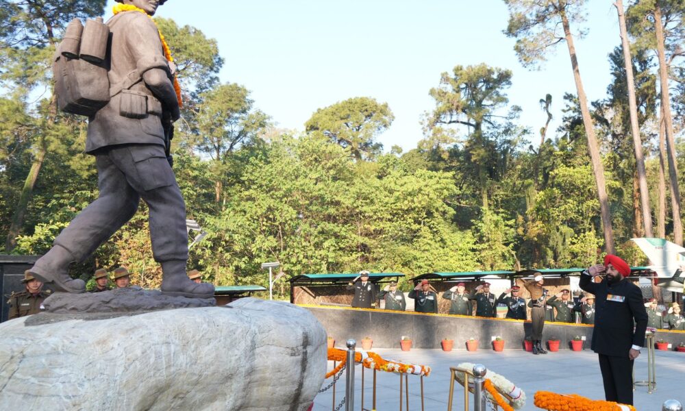 राज्यपाल गुरमीत सिंह ने विजय दिवस पर शहीदों को अर्पित की श्रद्धांजलि, शहीदों की बलिदान गाथा को किया प्रणाम।