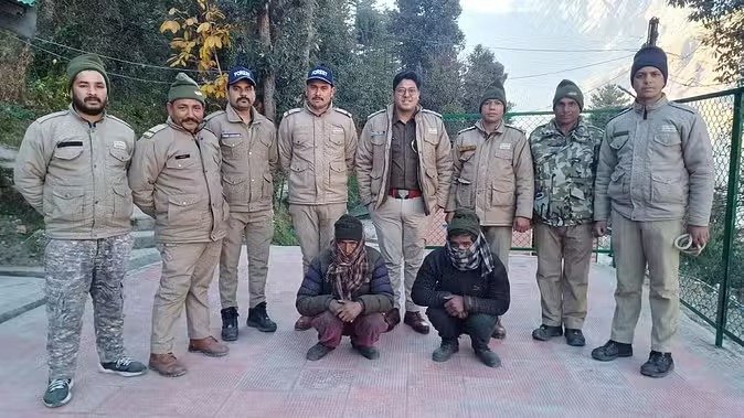 जोशीमठ वन रेंज में वन्यजीव तस्करों की गिरफ्तारी, कस्तूरी मृग का मांस बरामद। जोशीमठ वन रेंज में वन्यजीव तस्करों की गिरफ्तारी, कस्तूरी मृग का मांस बरामद।