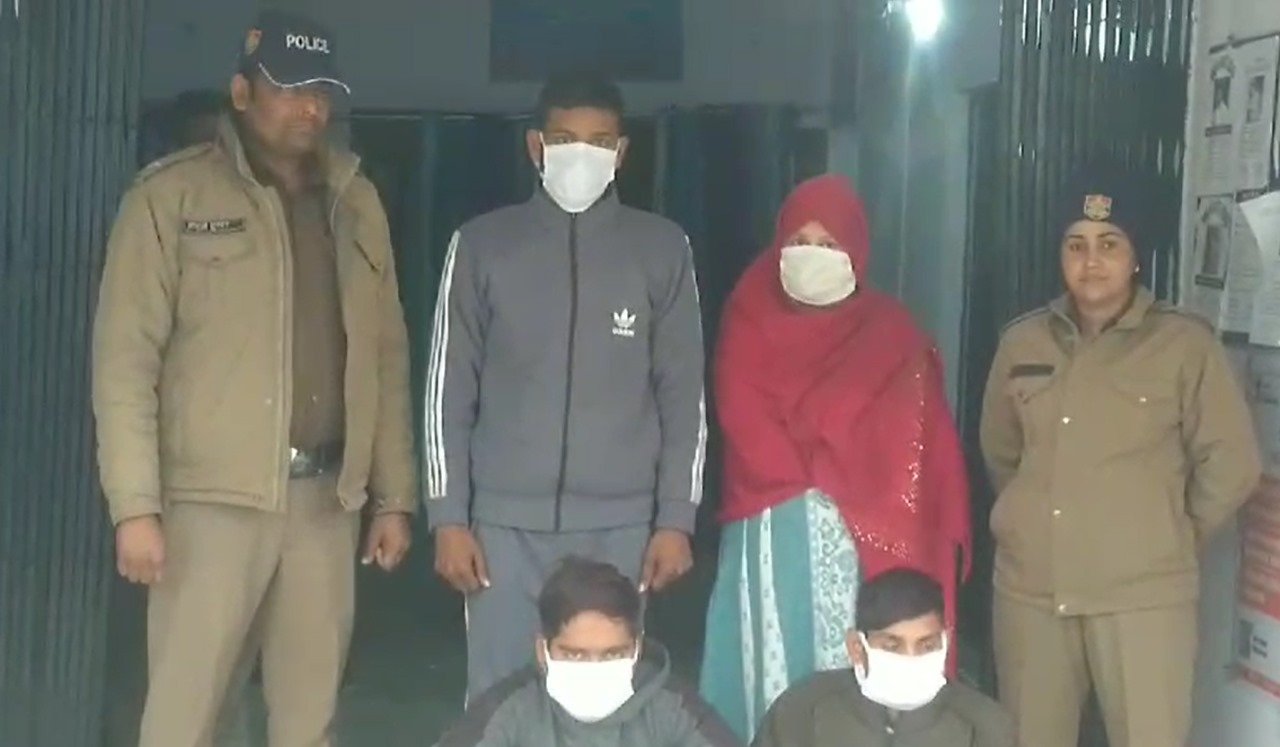 उत्तर प्रदेश के शातिर गैंग के 4 सदस्य गिरफ्तार, चोरी की बड़ी योजना को पुलिस ने किया नाकाम। उत्तर प्रदेश के शातिर गैंग के 4 सदस्य गिरफ्तार, चोरी की बड़ी योजना को पुलिस ने किया नाकाम।