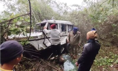 सतपुली-दुधारखाल मोटर मार्ग पर दर्दनाक हादसा, खाई में गिरी बोलेरो, दो की मौत।