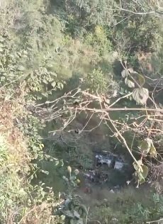 नैनीताल के भीमताल सलडी के पास खाई में गिरी बस, कई लोग घायल, एसडीआरएफ रवाना… नैनीताल के भीमताल सलडी के पास खाई में गिरी बस, कई लोग घायल, एसडीआरएफ रवाना…